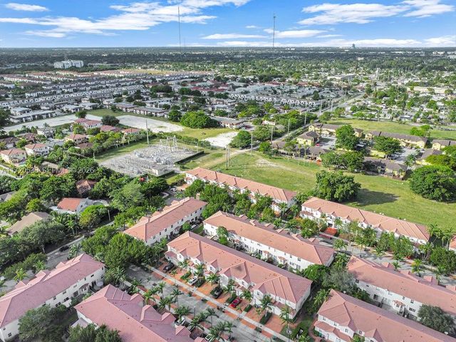 1007 NE 208th Street 1007, Miami, FL 33179
