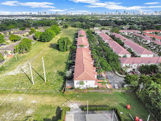 1007 NE 208th Street 1007, Miami, FL 33179