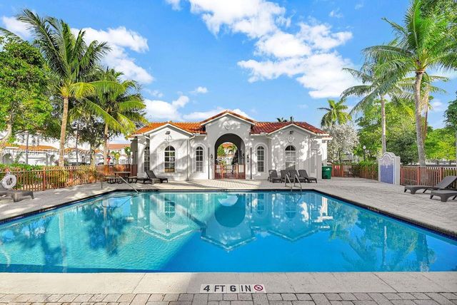 1007 NE 208th Street 1007, Miami, FL 33179