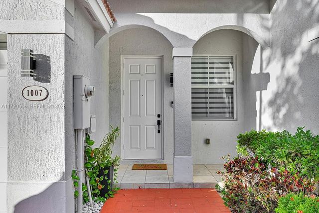 1007 NE 208th Street 1007, Miami, FL 33179