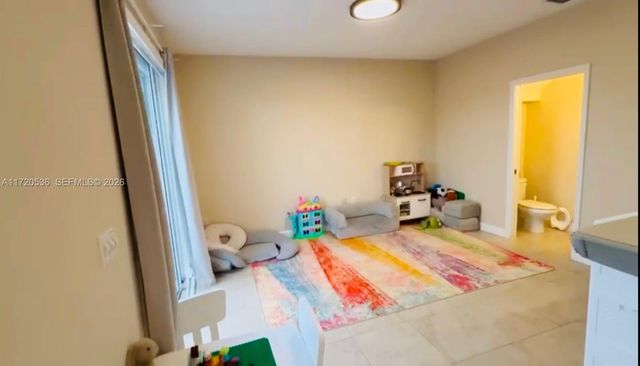 1007 NE 208th Street 1007, Miami, FL 33179