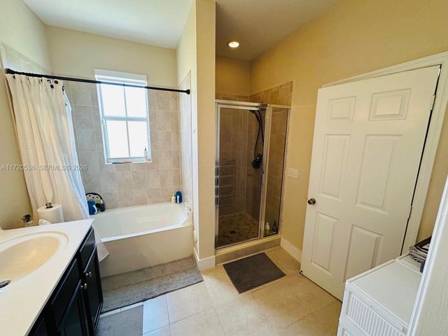 1007 NE 208th Street 1007, Miami, FL 33179