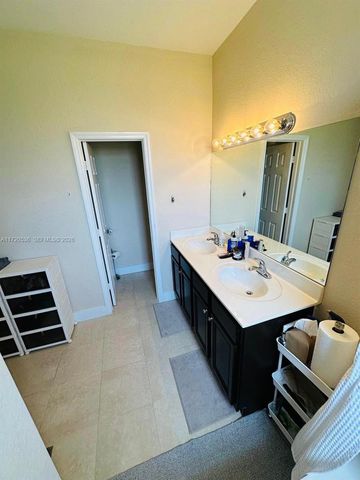 1007 NE 208th Street 1007, Miami, FL 33179
