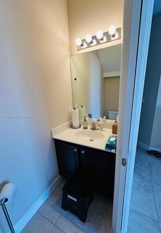 1007 NE 208th Street 1007, Miami, FL 33179