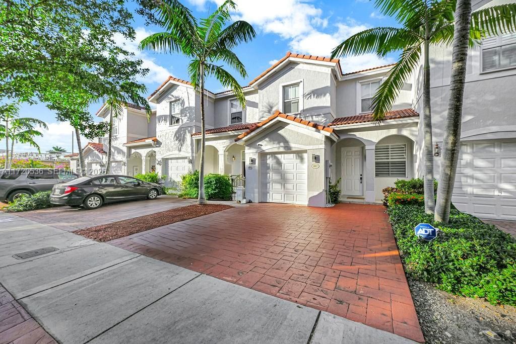 1007 NE 208th Street 1007, Miami, FL 33179