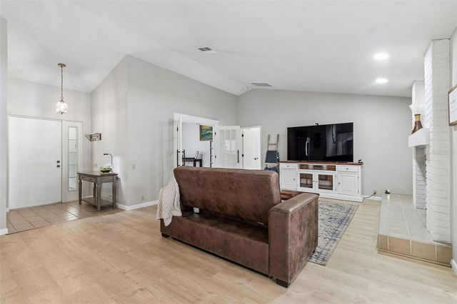 525 WALKER ROAD, Safety Harbor, FL 34695