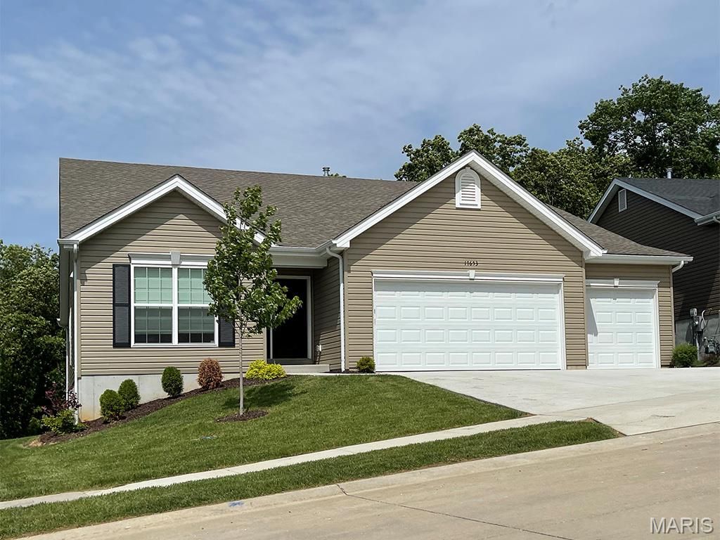 4921 Nadine Lane, St Louis, MO 63129