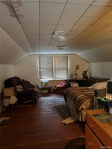 24220 Cloverlawn Street, Oak Park, MI 48237