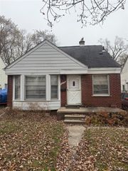 24220 Cloverlawn Street, Oak Park, MI 48237