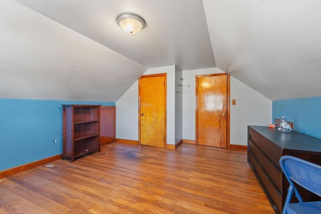 38 Garnet St, Worcester, MA 01607