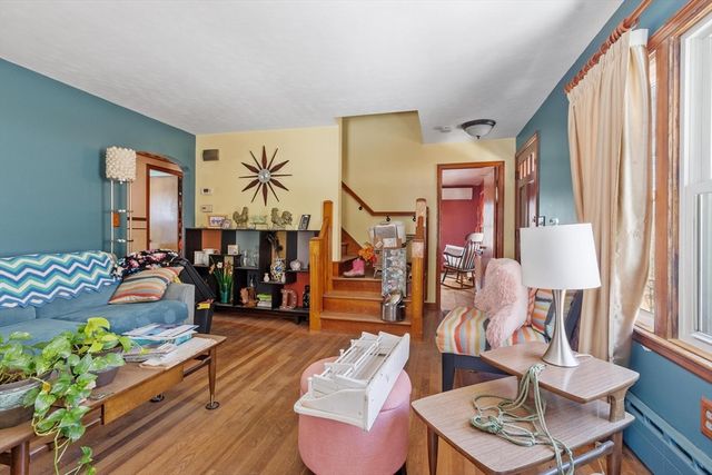 38 Garnet St, Worcester, MA 01607