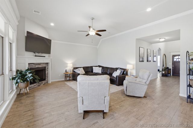 9500 S 238th East Avenue, Broken Arrow, OK 74014