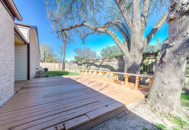 11802 Poplar Creek Drive, Houston, TX 77077