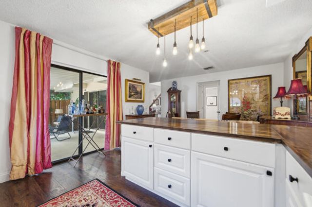 1438 Park Shore Circle 3, Fort Myers, FL 33901