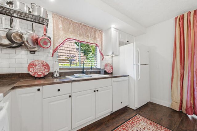 1438 Park Shore Circle 3, Fort Myers, FL 33901