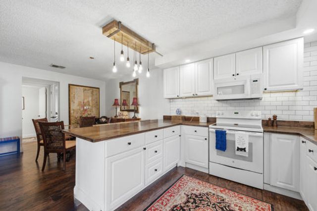 1438 Park Shore Circle 3, Fort Myers, FL 33901