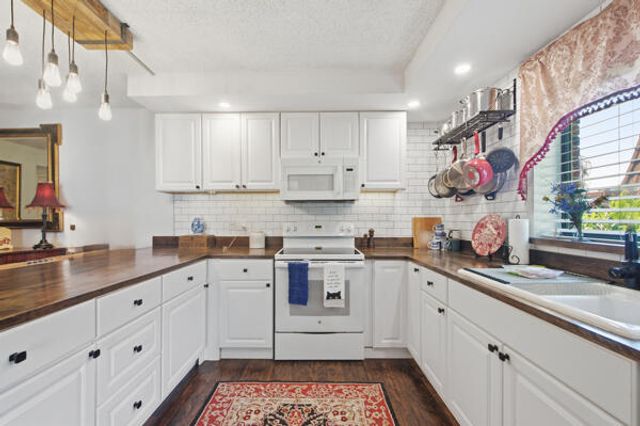 1438 Park Shore Circle 3, Fort Myers, FL 33901