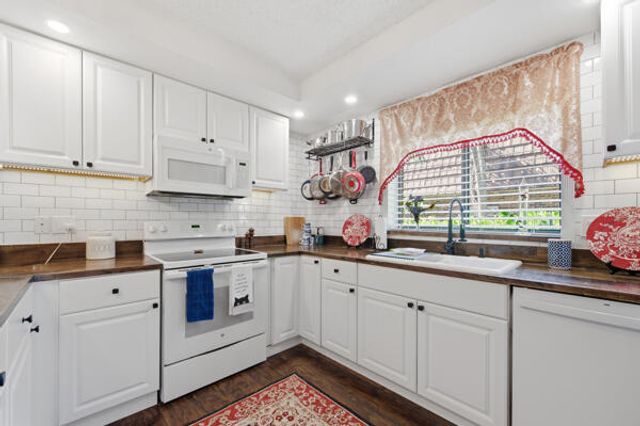 1438 Park Shore Circle 3, Fort Myers, FL 33901