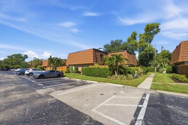 1438 Park Shore Circle 3, Fort Myers, FL 33901