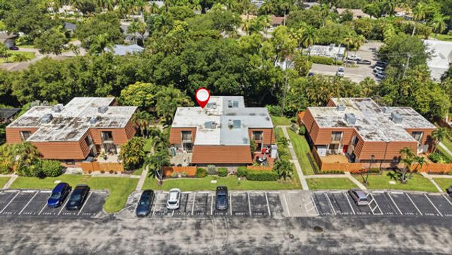 1438 Park Shore Circle 3, Fort Myers, FL 33901