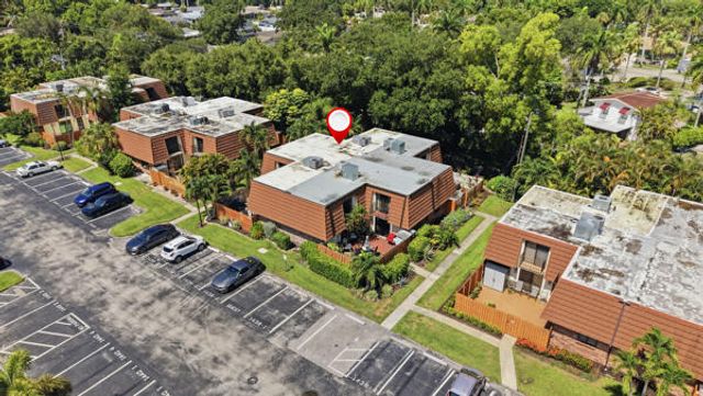 1438 Park Shore Circle 3, Fort Myers, FL 33901