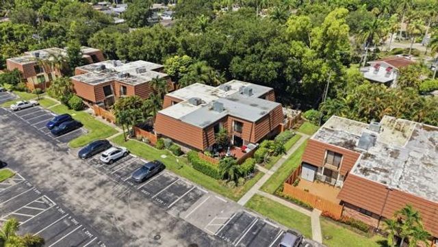 1438 Park Shore Circle 3, Fort Myers, FL 33901