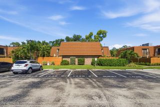 1438 Park Shore Circle 3, Fort Myers, FL 33901