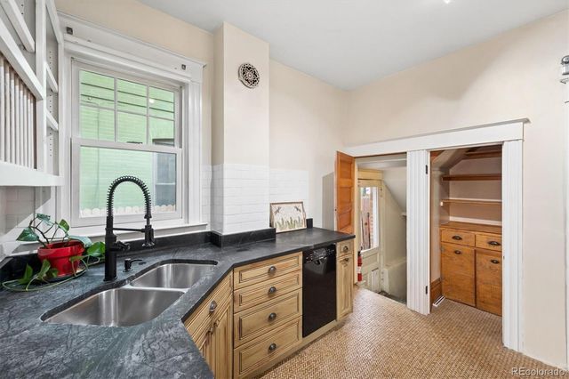 801 E 10th Avenue, Denver, CO 80218