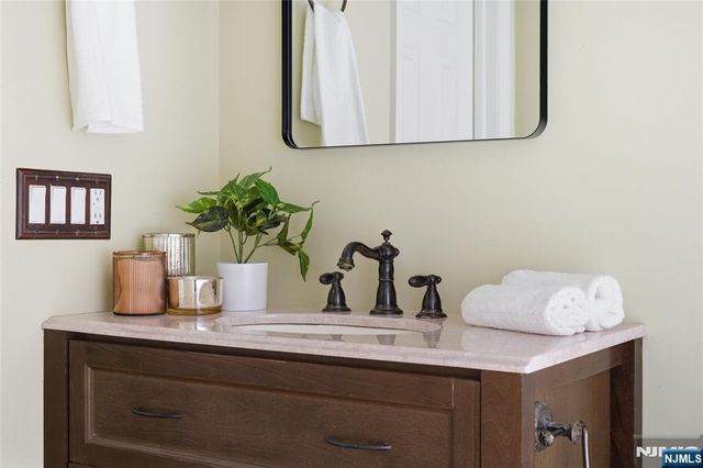 11 Willow Terrace, Verona, NJ 07044