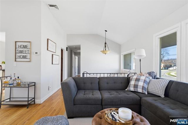 11 Willow Terrace, Verona, NJ 07044