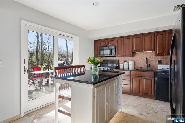 11 Willow Terrace, Verona, NJ 07044