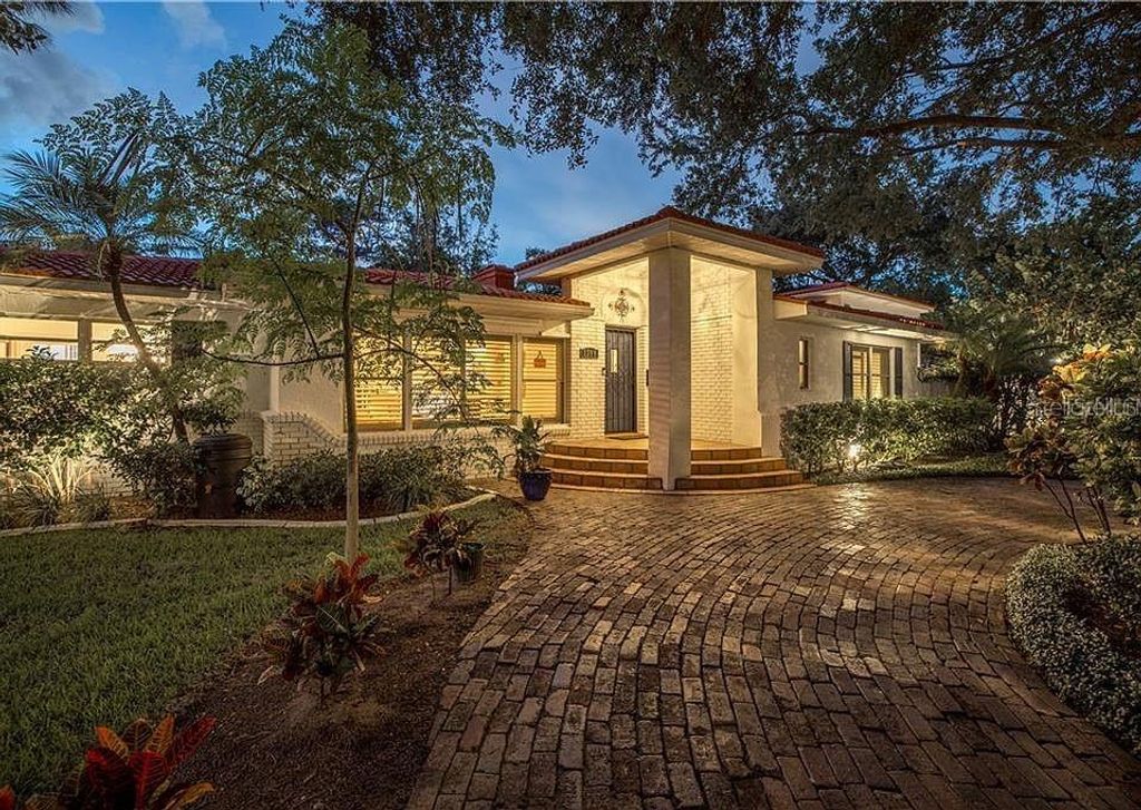 2200 2ND STREET N, St Petersburg, FL 33704