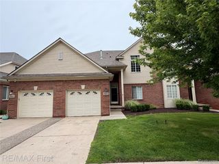 29541 Woodpark Circle, Warren, MI 48092