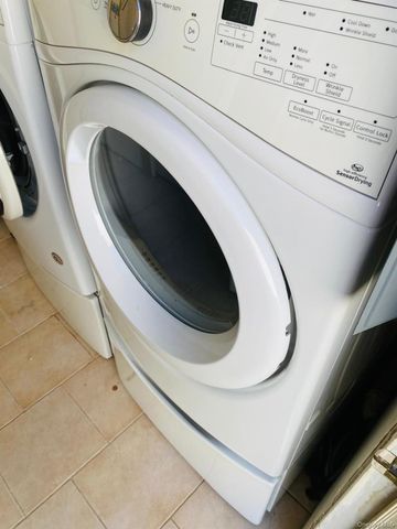 24 Cable Lane, Hicksville, NY 11801