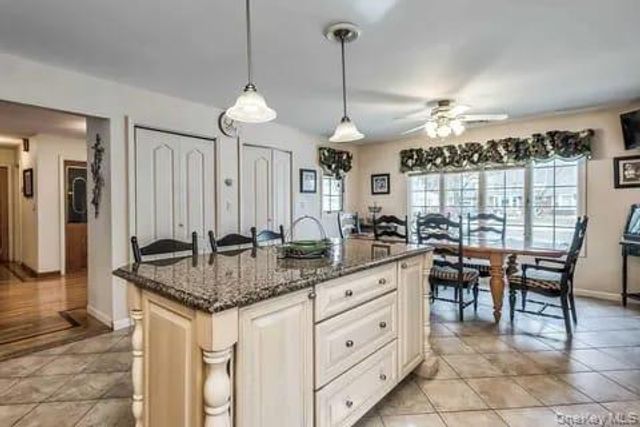 24 Cable Lane, Hicksville, NY 11801