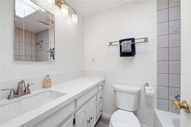 4776 Excelente Drive, Woodland Hills, CA 91364