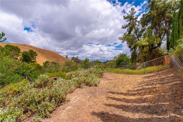 4776 Excelente Drive, Woodland Hills, CA 91364