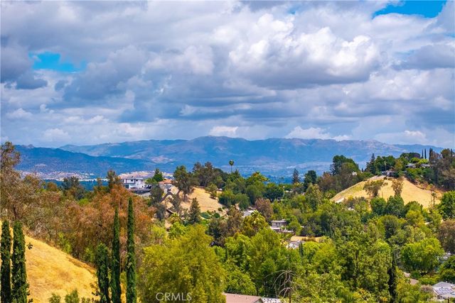 4776 Excelente Drive, Woodland Hills, CA 91364