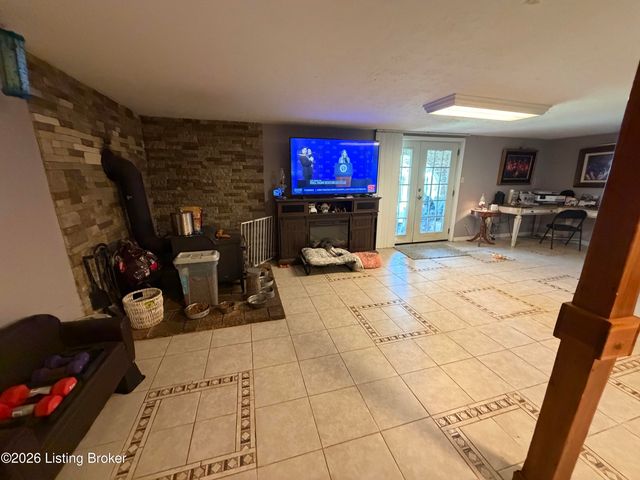 160 Carter Dr, Vine Grove, KY 40175