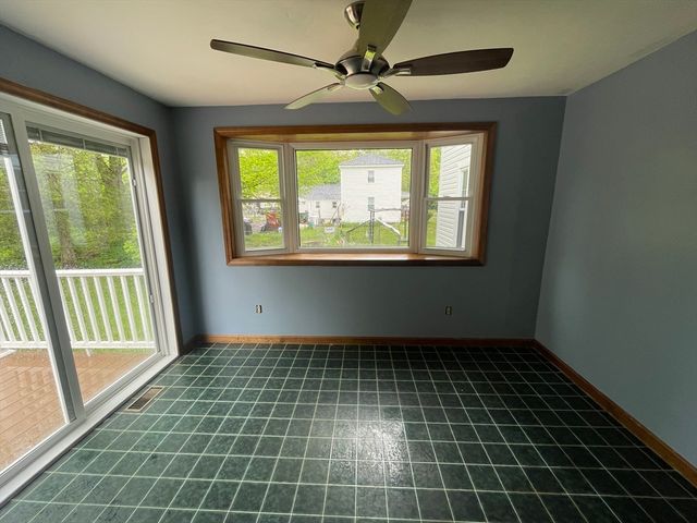 14 Wheelwright Rd, Barre, MA 01005