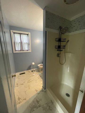14 Wheelwright Rd, Barre, MA 01005