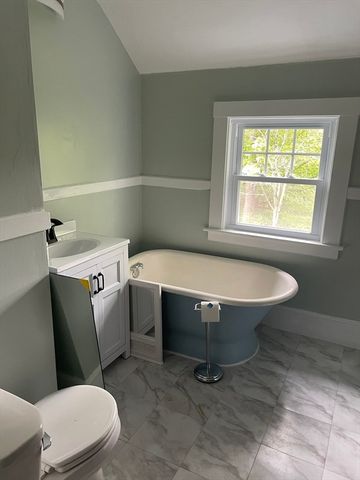 14 Wheelwright Rd, Barre, MA 01005