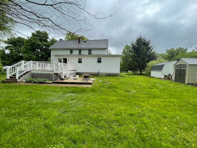 14 Wheelwright Rd, Barre, MA 01005