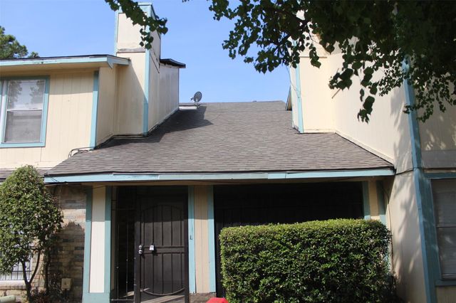 5810 Twisted Pine Court B, Houston, TX 77039