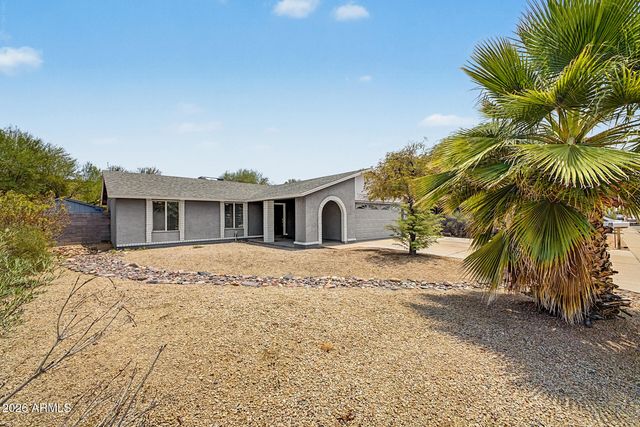 945 N CENTRAL Drive, Chandler, AZ 85224