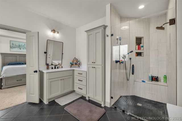 2894 E 142nd Court S, Bixby, OK 74008