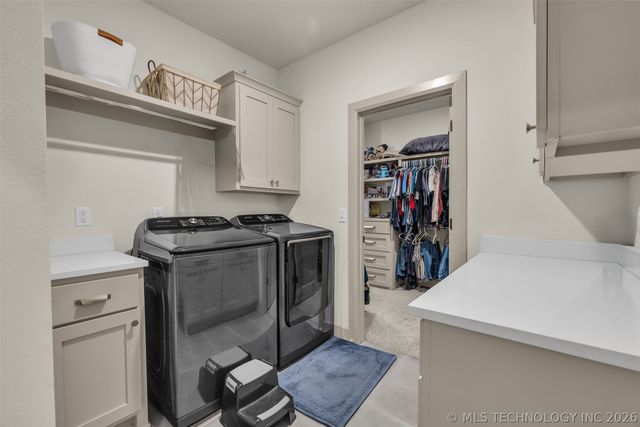 2894 E 142nd Court S, Bixby, OK 74008