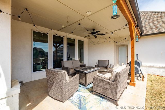 2894 E 142nd Court S, Bixby, OK 74008