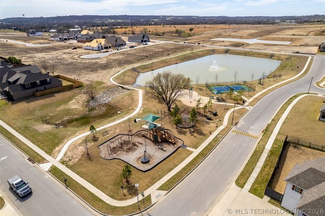 2894 E 142nd Court S, Bixby, OK 74008