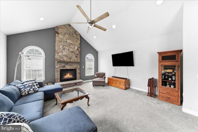 16 GREEN WAY DR, Doylestown, PA 18901